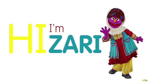 Zari, a personagem afegã de 'Vila Sésamo' (Foto: Divulgação)