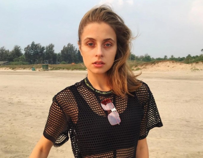 A atriz e modelo Alexandra Djavi (Foto: Reprodução/Instagram)