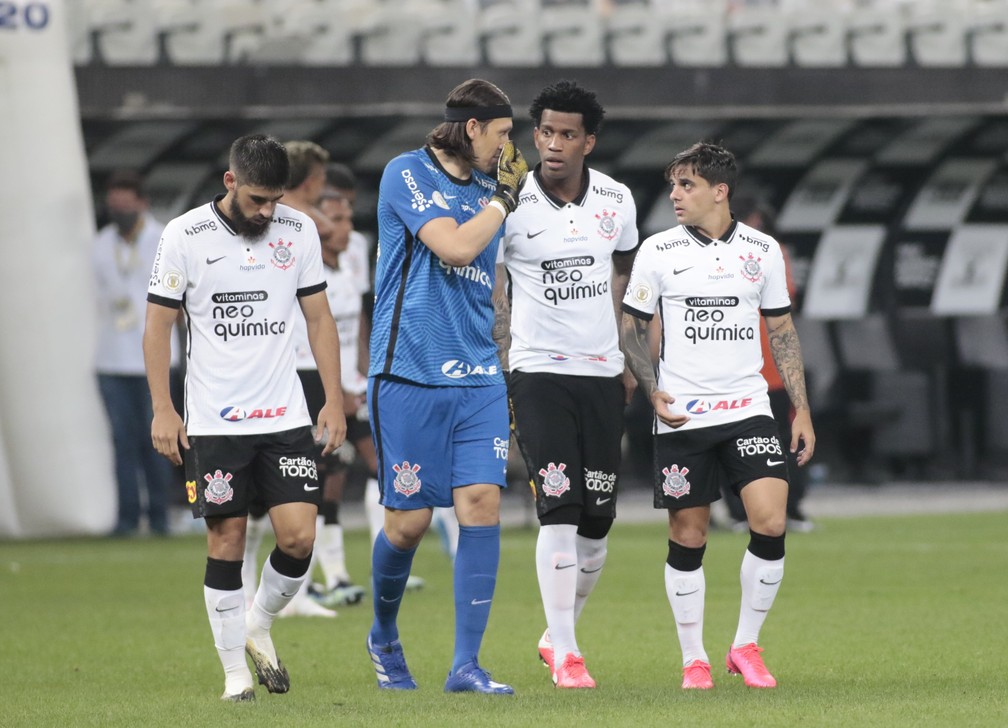 Corinthians tem pior média de gols sofridos na década; ataque evolui pouco após saída de Carille