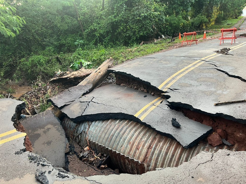 Trecho foi interditado para obras de reparo  — Foto: TV Morena