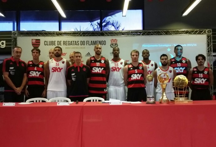 Time de basquete do Flamengo para a próxima temporada é apresentado (Foto: Marcello Pires)
