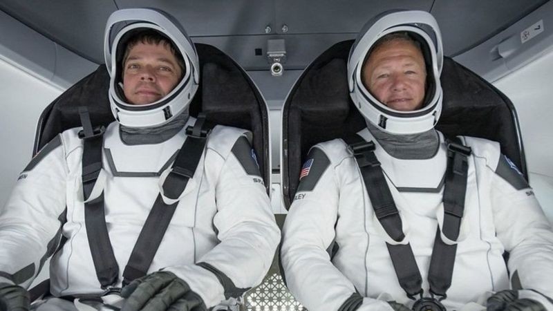 Bob Behnken e Doug Hurley foram os primeiros astronautas a viajarem para a EEI a bordo de uma nave comercial (Foto: Nasa)
