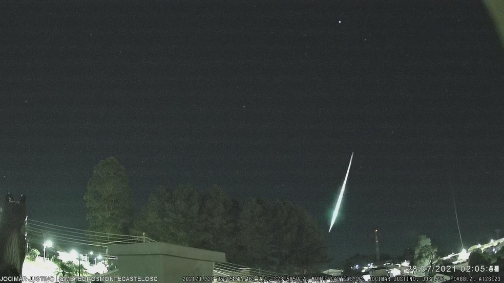 Meteoros chamados de 'bola de fogo' são mais brilhantes do que o planeta Vênus, segundo Bramon — Foto: Jocimar Justino/Reprodução