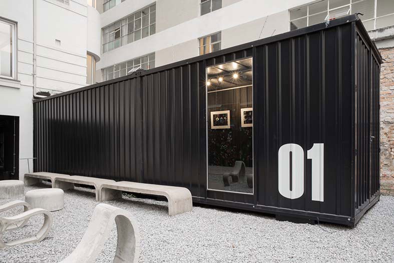 Um dos containers que integra a estrutura da galeria (Foto: Divulgação)