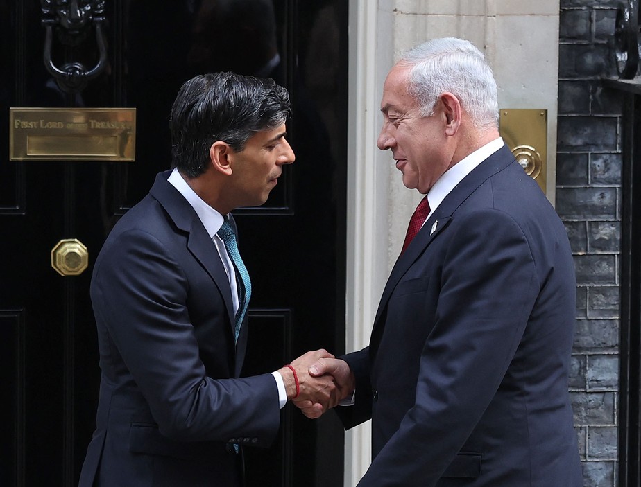 Primeiro-ministro do Reino Unido, Rishi Sunak, recebe o líder do governo israelense, Benjamin Netanyahu, em Londres