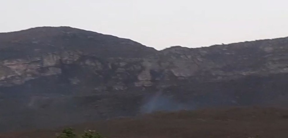 Incêndio é controlado na Serra do Barbado — Foto: Redes sociais