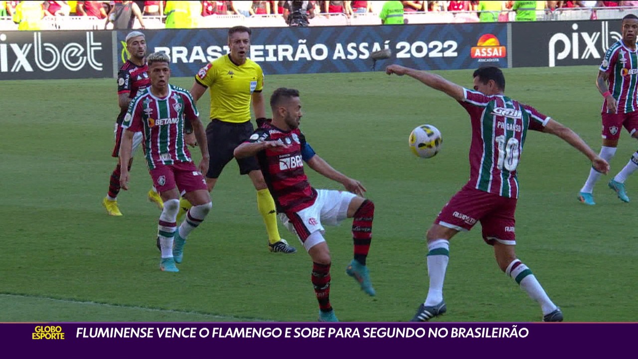 Fluminense vence o Flamengo e sobe para segundo no Brasileir&atilde;o