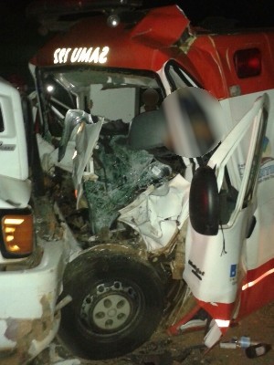 Motorista e técnica de enfermagem morre em acidente entre ambulância do Samu e caminhão em Sanclerlândia, Goiás (Foto: Divulgação/PM)