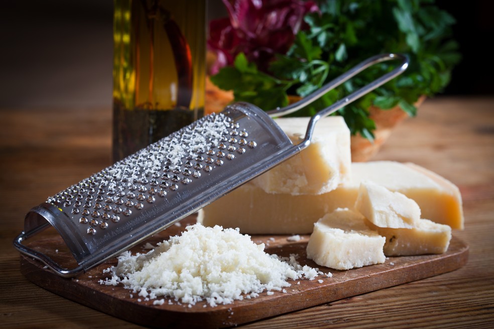 O parmesão é um queijo da família dos duros — Foto: Getty Images