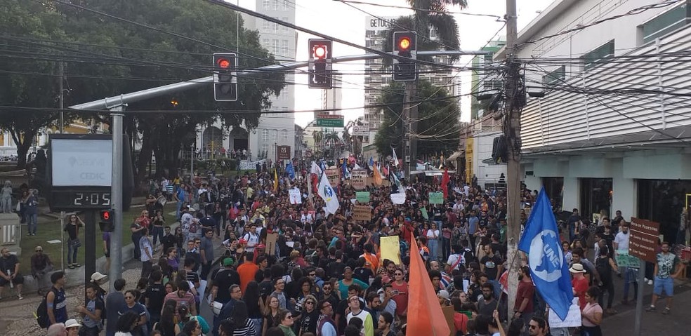 Representantes de instituições de ensino público de MT fazem passeada pelo Centro de Cuiabá — Foto: Arquivo pessoal