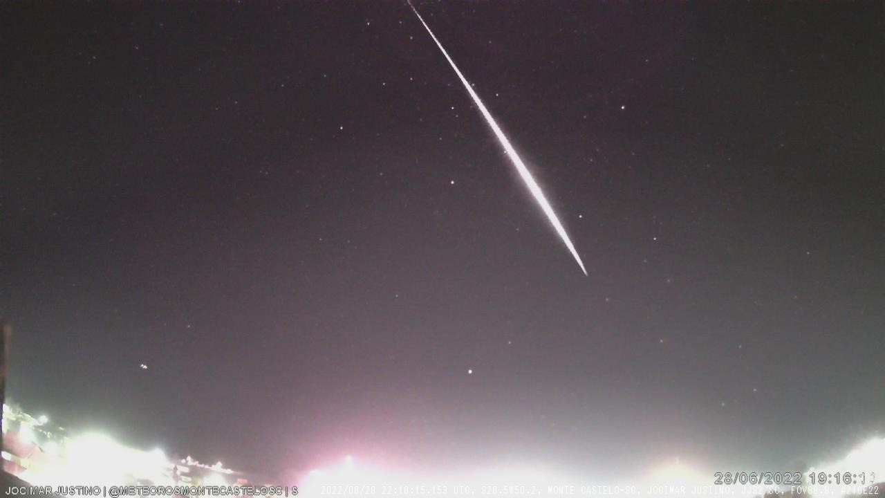 Queda de meteoro 'bola de fogo' é registrada em Santa Catarina