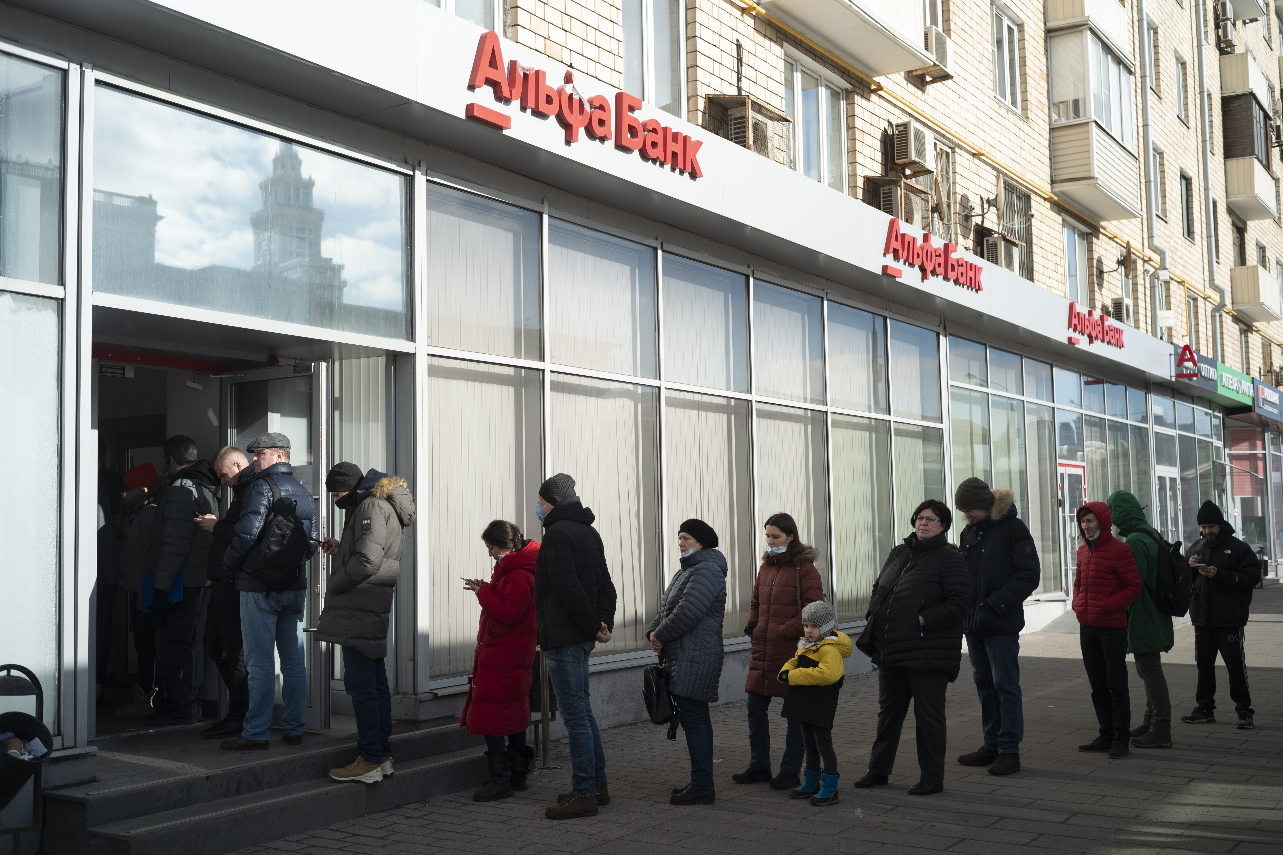 Economia russa encolhe 4% no segundo trimestre sob peso de sanções