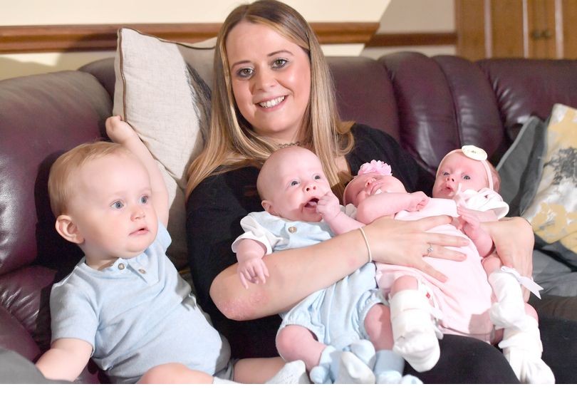 Vickie com os seus filhos  (Foto: Reprodução Rob Browne/WalesOnline)