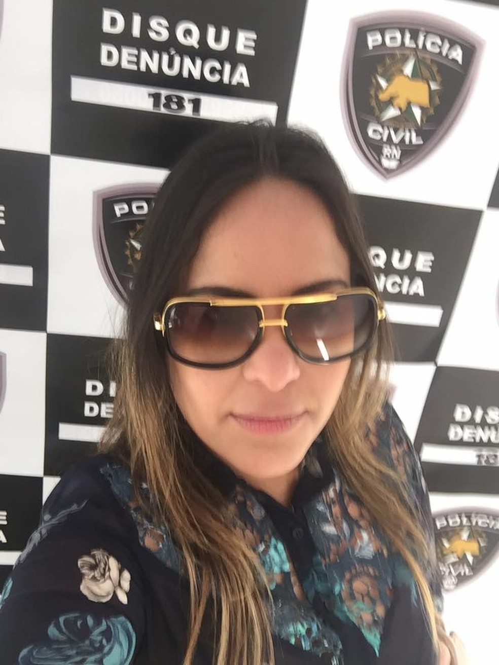 Advogada Brenda Martins foi presa sob força de um mandado de prisão da 3ª Vara Criminal (Foto: Polícia Civil/Divulgação)