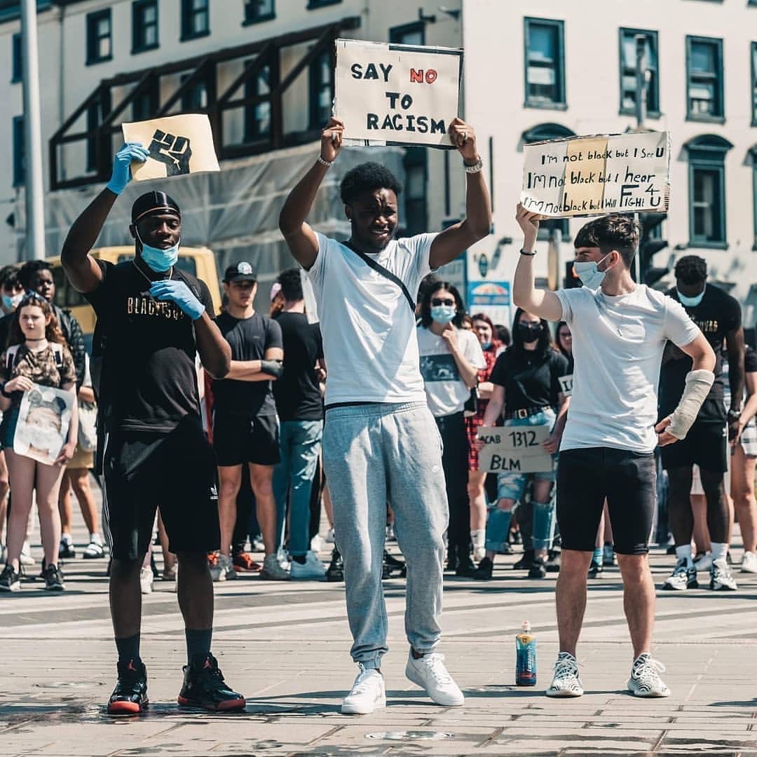 Amigos de infância se unem em protesto contra racismo (Foto: Reprodução Instagram)