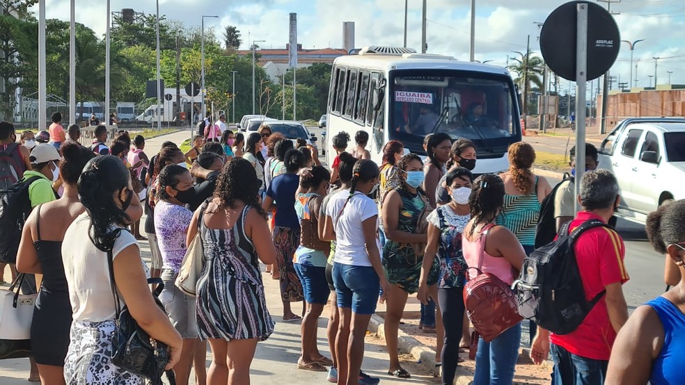 Vans lucram durante a greve dos rodoviários na Grande São Luís — Foto: Douglas Pinto/TV Mirante