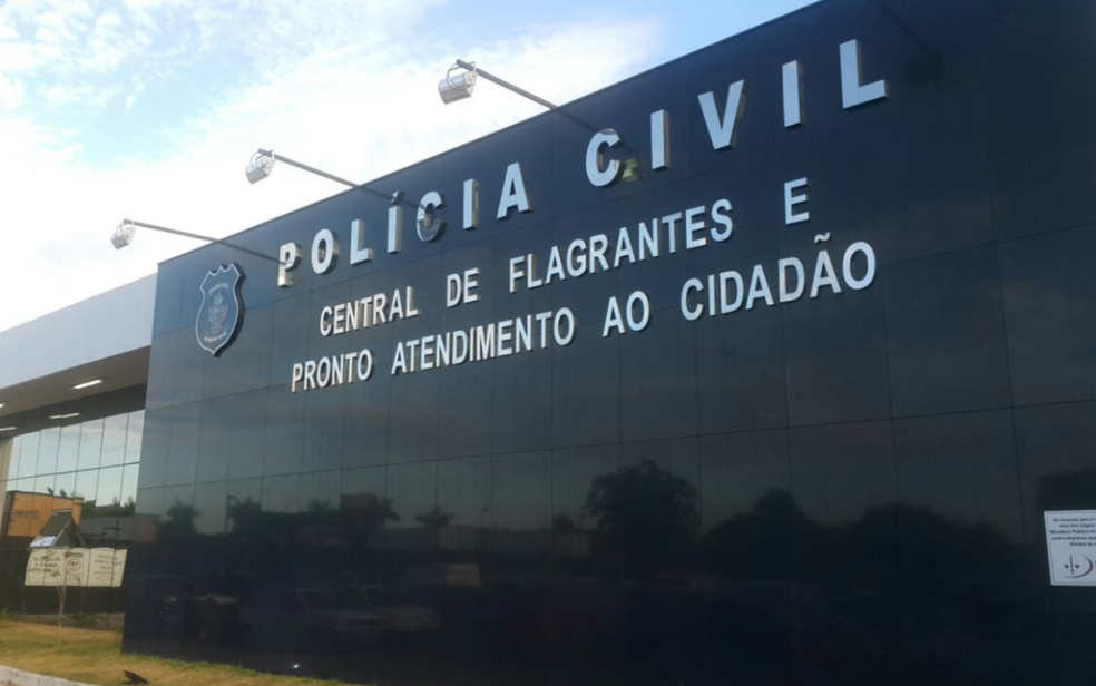 Caso foi registrado na Central de Flagrantes da Polícia Civil em Goiânia — Foto: Rodrigo Mansil/TV Anhanguera