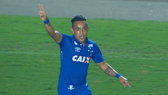 Rafinha marca contra o Flamengo e fica com gol mais bonito da 27ª rodada