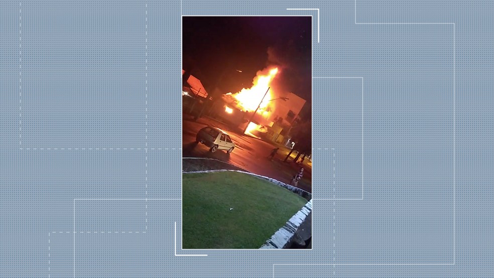 Incêndio foi registrado por moradores — Foto: TV Integração/Reprodução