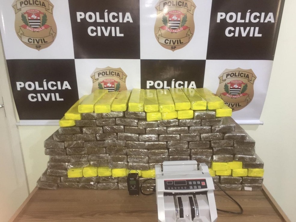 Pol&iacute;cia prende dupla ap&oacute;s encontrar 130 kg de maconha em Bauru &mdash; Foto: Pol&iacute;cia Civil/Divulga&ccedil;&atilde;o