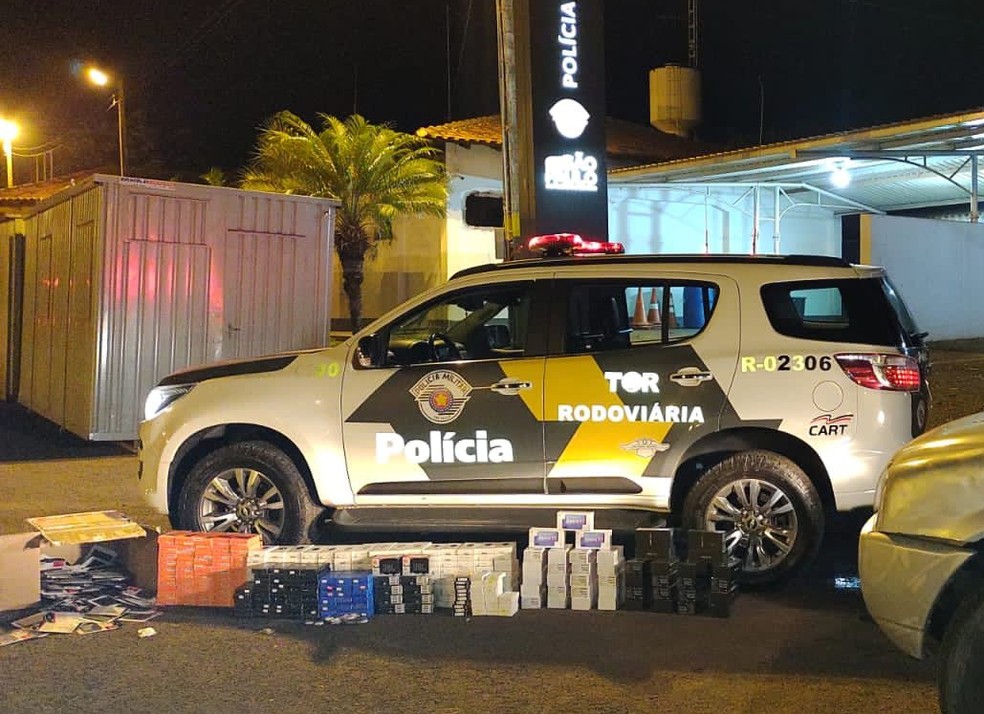 Caminhonete transportava produtos eletrônicos sem nota fiscal em rodovia de Santa Cruz do Rio Pardo (SP) — Foto: Polícia Militar Rodoviária/ Divulgação