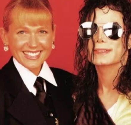Em entrevista ao 'Fantástico', Xuxa revelou que ouviu do empresário de Michael Jackson que o cantor queria ter um filho com ela: 'Eles achavam legal ter essa junção' — Foto: Reprodução/TV Globo