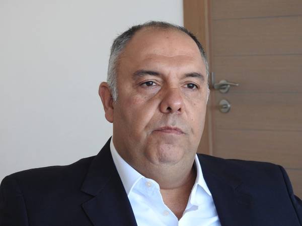 Marcos Braz, vice do Flamengo, briga com torcedor em shopping no Rio de Janeiro