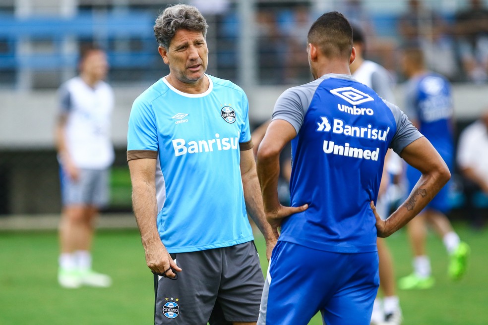 Michel, com Renato em 2017 — Foto: Lucas Uebel/Grêmio