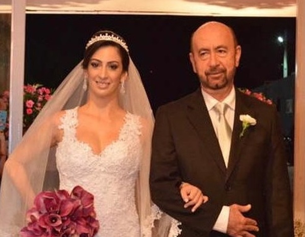 Diana Ribeiro e o pai Carlos Ribeiro no casamento da baiana — Foto: Arquivo Pessoal