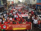 Sindicalistas de MS se reúnem em praça em ato a favor de Dilma