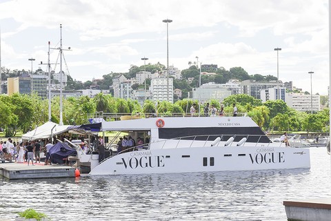 O catamarã Vogue 