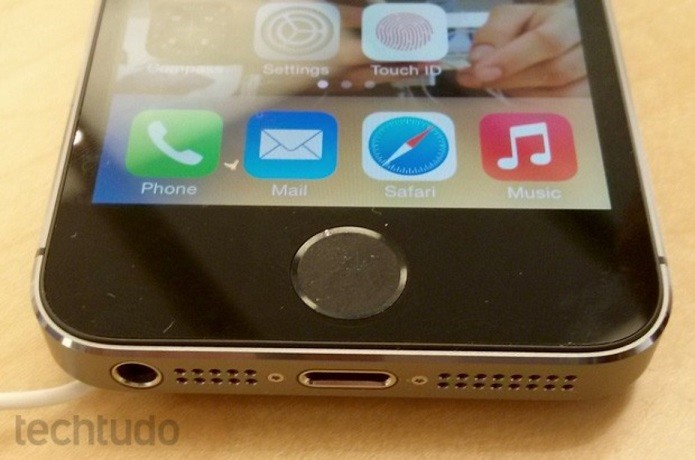 iPhone 5S tem leitor em botão (Foto: TechTudo)