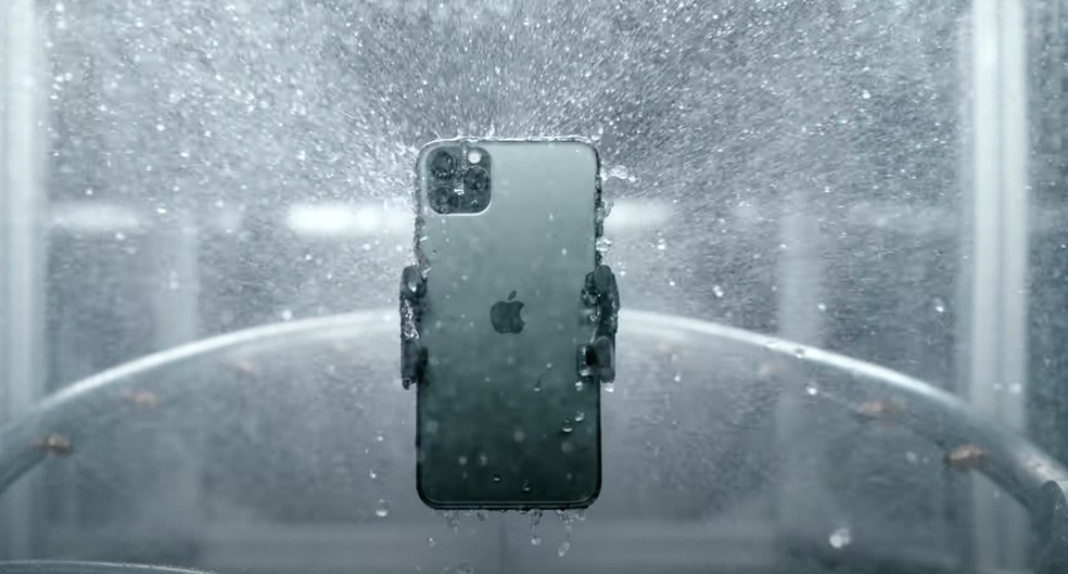 iPhone 11 Pro é resistente à água  — Foto: Divulgação/Apple