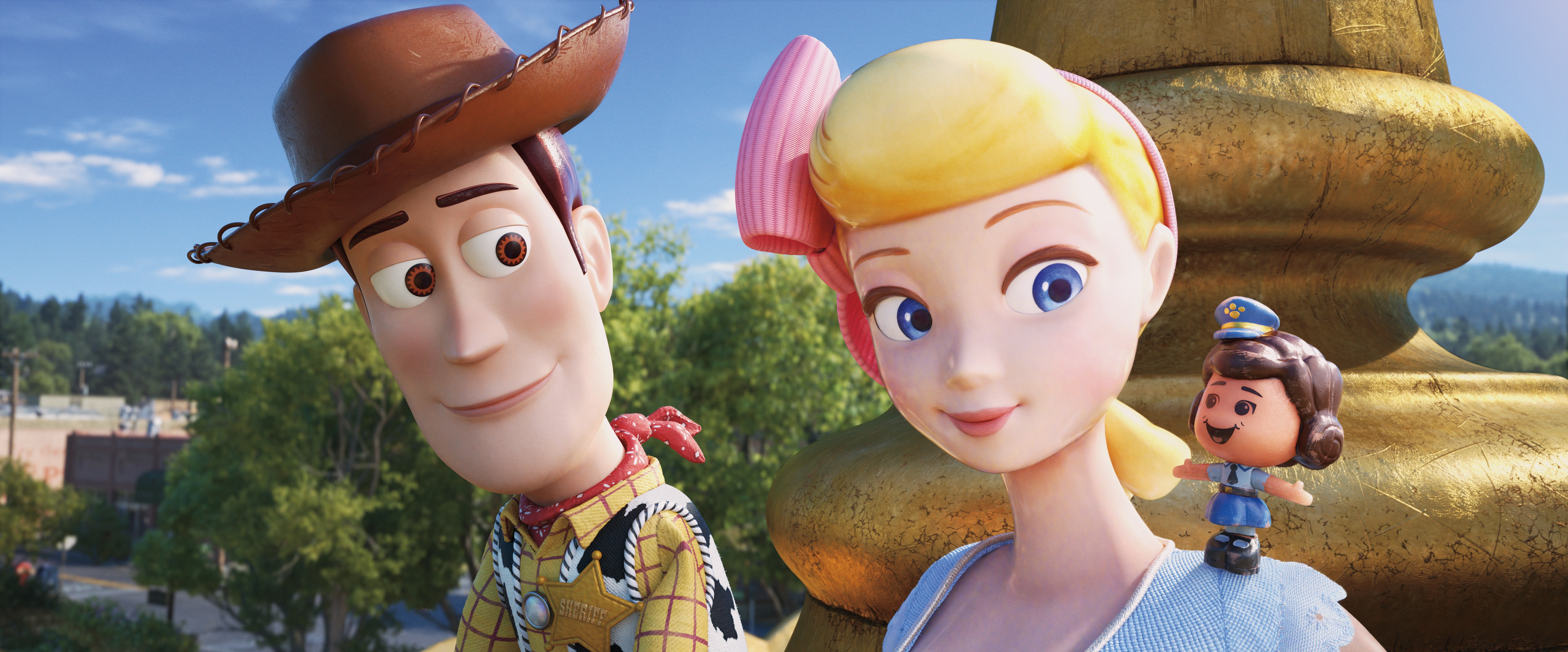 GIGGLE MCDIMPLES -- In Disney•Pixar’s “Toy Story 4,” Bo Peep introduces Woody to her best friend Giggle McDimples. A miniature plastic doll from the 1980s, Giggle is Bo’s confidant, supporter and advisor, and spends a lot of her time perched on Bo’s shoul (Foto: Divulgação)