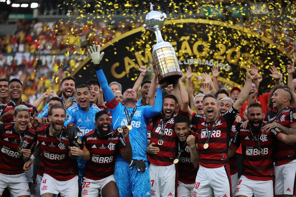 Quatro décadas depois da Era Zico, o Flamengo reencontra um poderio que parecia inatingível