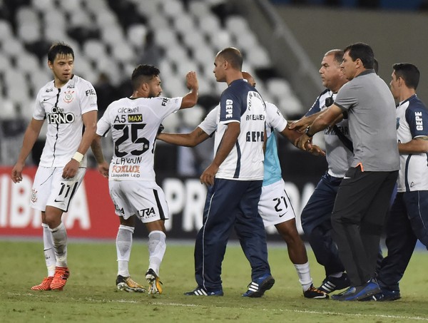 Análise: Corinthians não tem resultado nem desempenho; há muito a resolver