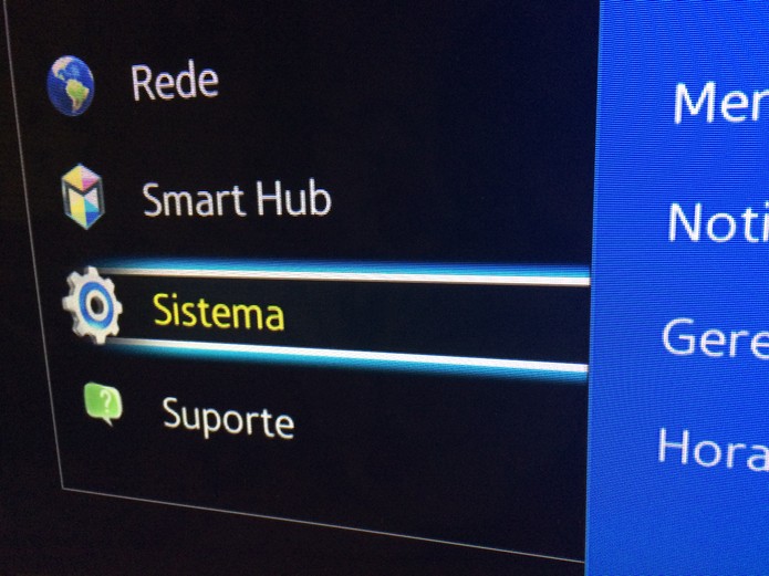 No menu da TV, selecione Sistema (Foto: Lucas Mendes/TechTudo)