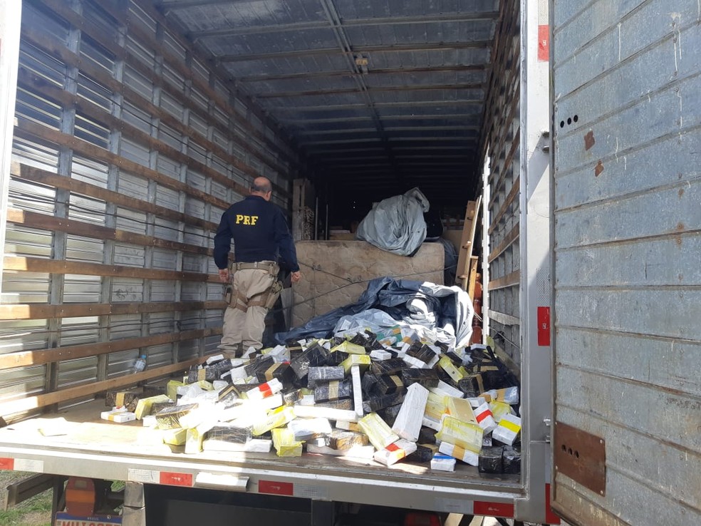 Produtos eletrônicos apreendidos em Ourinhos foram avaliados em cerca de R$ 3 milhões — Foto: Polícia Rodoviária Federal/Divulgação