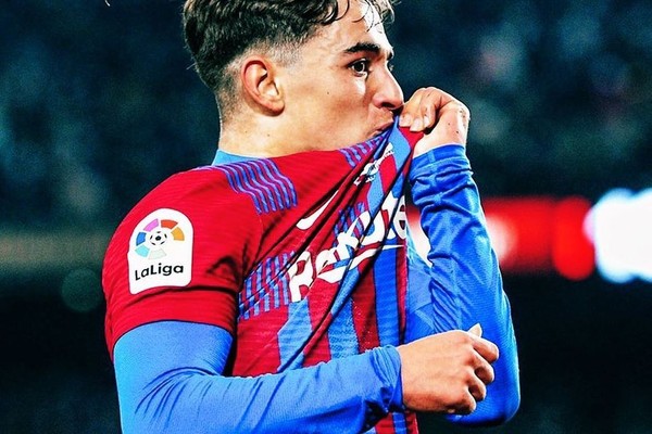 Gavi, aos 17 anos, o atacante é a nova esperança de gols do Barcelona (Foto: instagram)