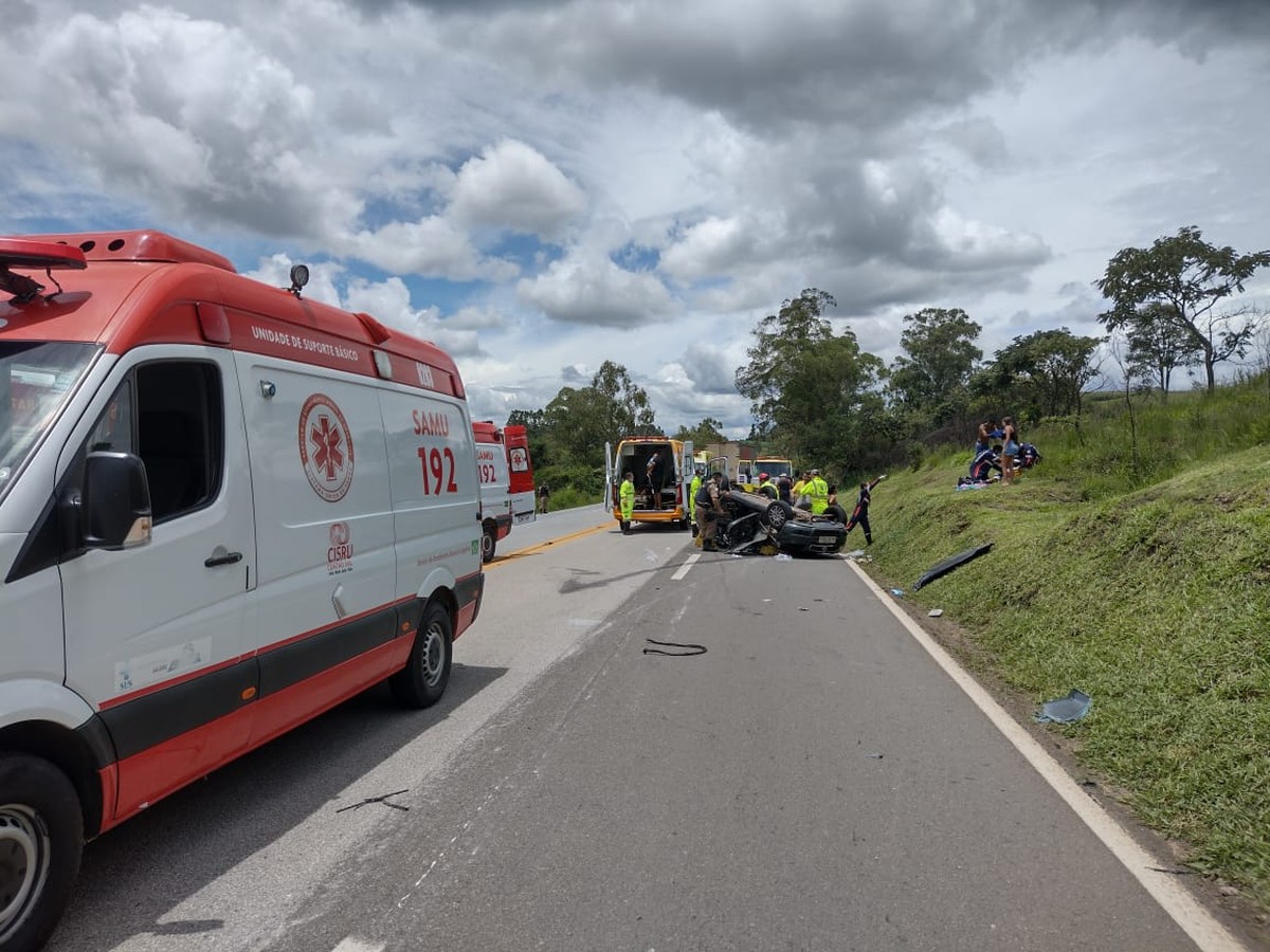 Acidente Com 3 Veículos Deixa 1 Morto E 6 Feridos Na Br 040 Em Carandaí Zona Da Mata G1