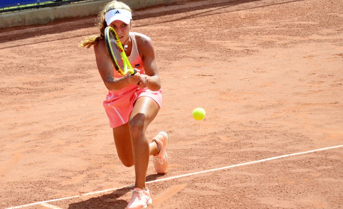 FOTOS Tenistas disputam chave principal de future feminino em S. José
