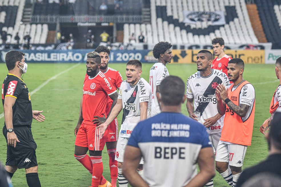 Vasco x Inter teve pol�mica com o VAR � Foto: ALEXANDRE NETO/PHOTOPRESS/ESTAD�O CONTE�DO