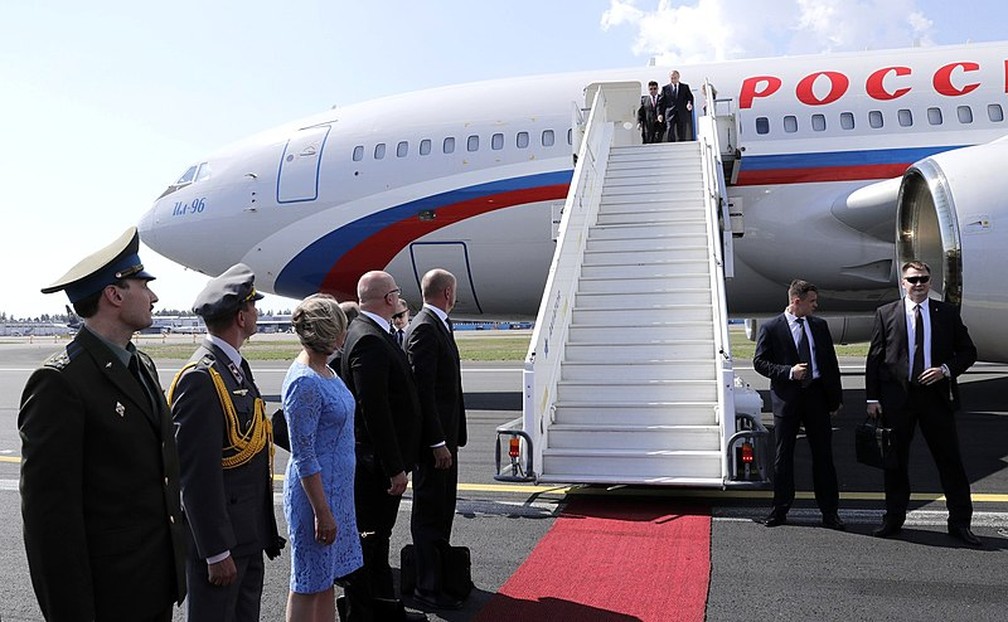 Putin desembarca em Helsinki em foto de arquivo — Foto: Cortesia/Kremlin