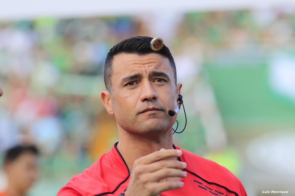 Br&aacute;ulio da Silva Machado vai apitar Flamengo x Corinthians (Foto: Luiz Henrique/Figueirense FC)