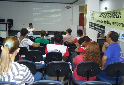 Federação promove curso para treinamento da modalidade (Foto: Divulgação/Federação de Atletismo de MS)