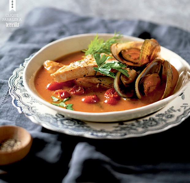 Tem mexilhão fresco à vista? Não deixe a oportunidade passar: prepare a sopa de peixe e mexilhões, que leva tomates e vinho branco (Foto: StockFood/Great Stock!)