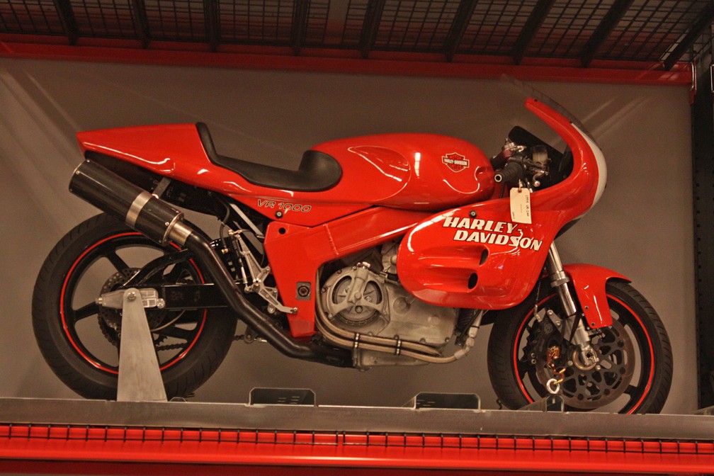 Harley-Davidson VR 1000 foi tentativa da marca no munda das esportivas (Foto: Rafael Miotto/G1)