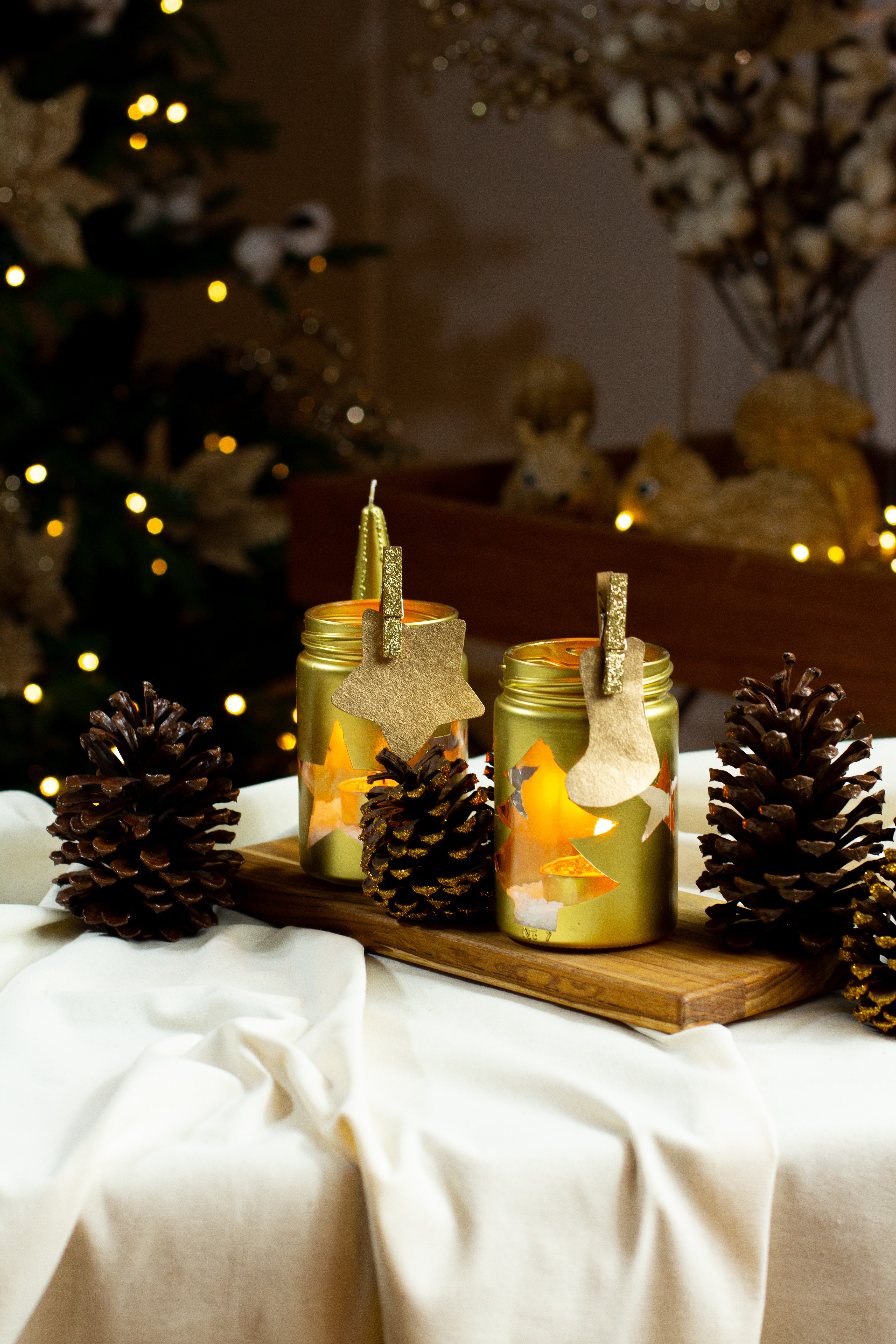 Faça você mesmo: enfeite de Natal para mesa com vidro de palmito (Foto: Isabela Camargo)