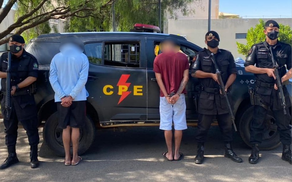 Dois jovens são presos em Anápolis suspeitos de matar secretário de Cultura de Campo Limpo de Goiás — Foto: Divulgação/Polícia Militar