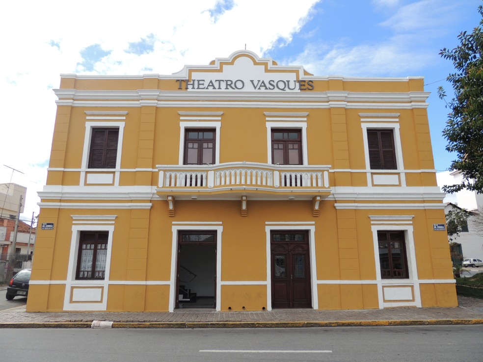 Palco do Theatro Vasques, em Mogi das Cruzes, ainda ficar&aacute; sem espet&aacute;culos por conta da pandemia do novo coronav&iacute;rus &mdash; Foto: Pedro Carlos Leite/G1